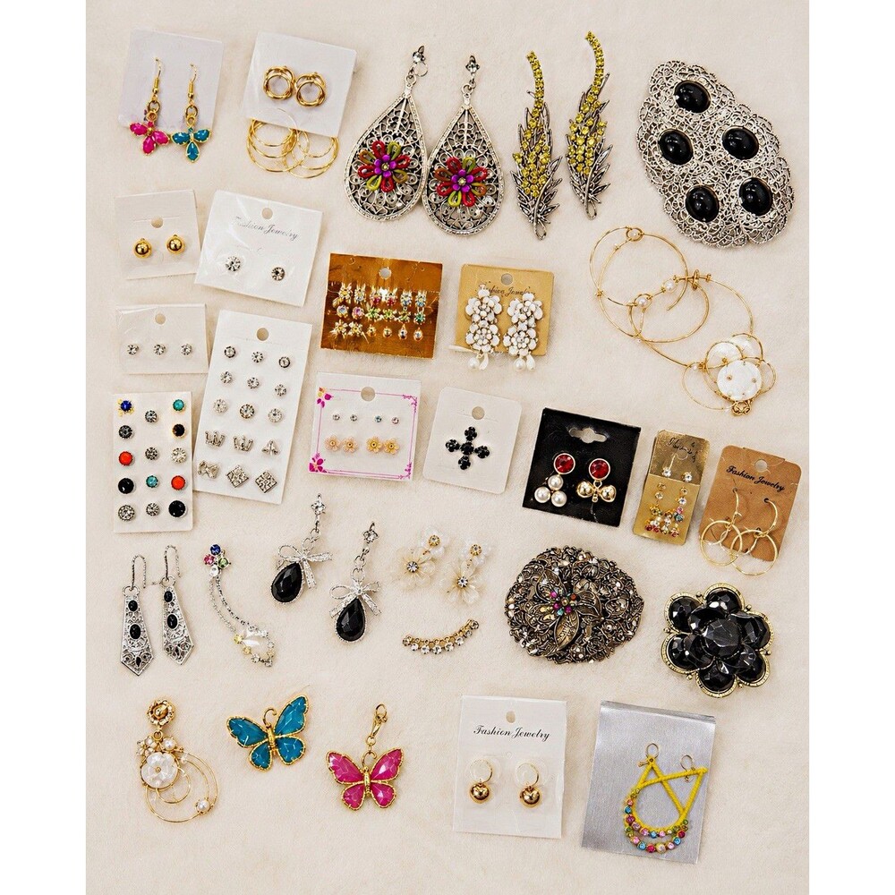 Mixed Lot of 50 Fashion Earrings Stud Hoop Dangle Rhinestone & Imitation Pearl